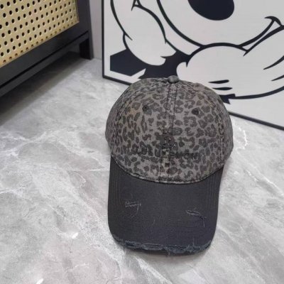 跑量 Lululemon～新款棒球帽 豹纹元素真的好经典 戴上百搭 一点也不俗 推荐所以女生！！！
