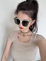Chanel大框太阳镜墨镜 经典的方框设计，不挑脸型，无论搭配大衣还是连衣裙都非常显气质偏光镜片预防紫外线 型号：Ch8899