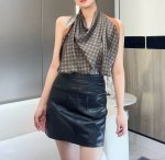 真丝上新 惊艳 披着围着都美的~让人过目不忘 Celine这款出来的效果真的 一秒美晕 太有设计感了 高级的丝巾 太美了太美了 怎么会有这么好看的花色啊天哪 三