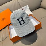 P80 配盒子布袋，HermèS 爱马仕 原单棒球帽，经典H，正品开模订制，原版透气帆布面料+头层牛皮，原厂精钢调节扣，做工细致，时尚帅气质量超赞！
