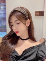 特 P60 配专柜包装 Fendi 芬迪 最新爆款Ff发箍 小仙女快入手 特殊材质 不嘞头 可盐可甜～