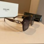 Celine 新款凯旋门墨镜 搭配金属粗镜腿复古感袭面而来 镜腿侧面依旧装饰经典凯旋门Logo品牌标识强烈 时髦洋气凹造型神器#显脸小的墨镜#高颜值墨镜 #凯旋