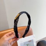 配包装 Chanel 香奈儿 新款精美字母发箍，复古网红爆款头箍 搭配高端材质，超精致，时尚高级百搭款。多色可选