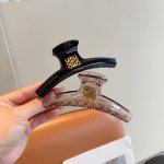配包装 罗意威 新款时尚抓夹 发夹，女神必备单品，非常百搭，戴上它满满的高大上。