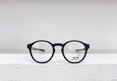 Oakle*Model:Ox8165Size:50口21-136