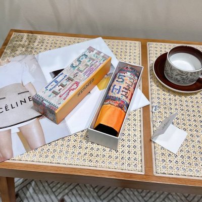 Hermes 爱马仕 新款五折手开晴雨伞 新涂层技术深色伞面 拥有令人惊喜的遮光效果 3色