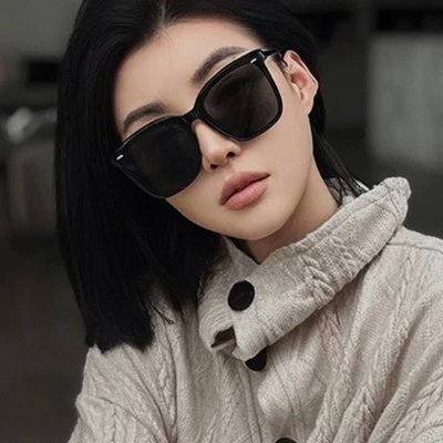Gucci 2025开春新款 潮流爆款 时尚方框偏光太阳镜 高品质 佩戴舒适 网红潮款墨镜 女士高清尼龙偏光太阳镜 高品质Tr镜框 型号：G17709
