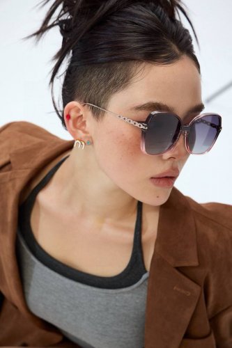 Chanel 香奈儿 2025新款潮流爆款 时尚方框太阳镜 佩戴舒适 网红潮款墨镜 女士高清加厚偏光太阳镜 高品质Tr镜框 型号Ch1750