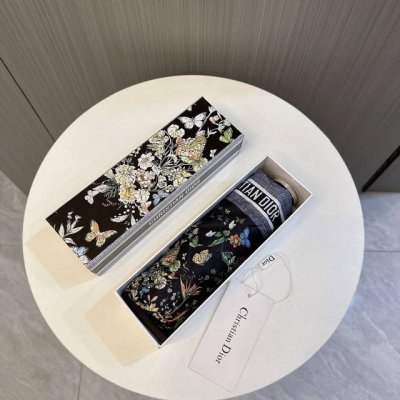 Dior 迪奥 新款 五折 折叠晴雨伞 时尚原单代工品质 细节精致 看得见的品质 打破一成不变 色泽纯正艳丽