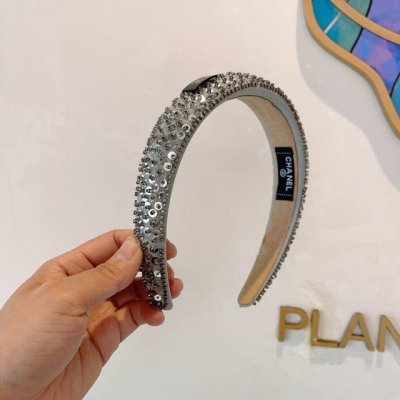 配包装 Chanel 香奈儿 新款欧美亮片闪钻小香发箍，新品巨显脸小头箍，网红爆款推荐 搭配高端双ＣLogo ，超精致时尚百搭！