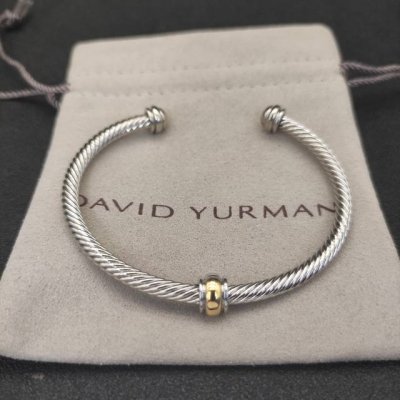 david Yurman4Mm单珠分色手镯。建议适合佩戴的手围15-20Cm。 编号Dysz-050