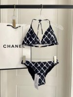 Chanel新款比基尼泳衣适合多种场景的游泳衣 海边 游泳池 温泉 水上乐园 漂流都可以内搭外穿也完全可以 面料 透气舒适 速干弹性的游泳衣更加帖肤易清洗 码数