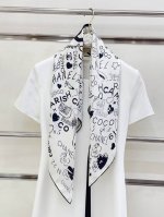 18姆米 双面同色 新款小香 经典元素组合 美翻了[流泪]御用殿堂级极品经典元素图案设计风格美丽至极 真的 上身极为衬肤色 百搭 好看不好看自己看吧 尺寸90X