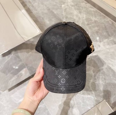 60 路易威登 Lv，可以戴N多年的款式，时尚高端