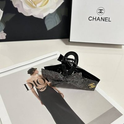 特 单个 配专柜包装 Chanel 香奈儿 中古Vintage复古捷克钻抓夹 优雅的Girl值得入手 非常好搭配 气质有品位