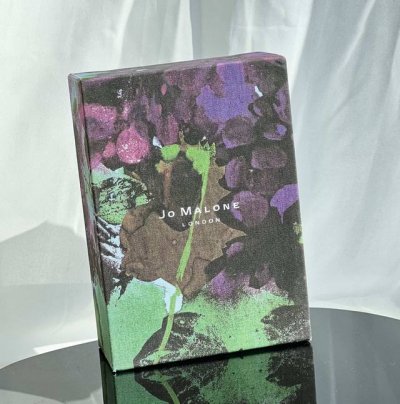 专柜品质 j Malone 祖玛珑黑莓与月桂叶100Ml9Ml 前调 黑莓 中调 月桂叶 后调 雪松木 这款香水真的太好闻了 前调黑莓的味道扑鼻而来 酸酸的然后