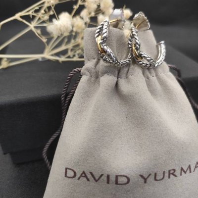 david Yurman 纽线交叉分色耳环。内径约1.5Cm 编号Dyeh-013