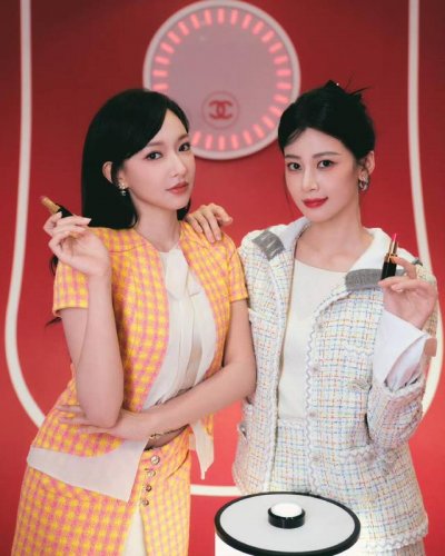 批140【我们出品】Z批7410，量大咨询客Fu 【香 四叶草满钻双C耳钉】你们一直在等的超级大爆款来啦老规矩先买先得！25春夏最新系列！太爱啦每一期必入经典双