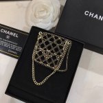 chanel 香奈儿 新款包包胸针原版材质专柜同步新款选几款心仪的首饰来点缀美美的你 超级百搭好推荐又一心动款 赚足回头率！必入爆款胸针