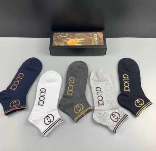 特批50 Gucci · 古奇G家新品短袜【一盒五双】纯棉材质，提花Gucci字母标志，简单大气，实物超漂亮，经超火爆小单品，大牌出街，潮人必备超好搭