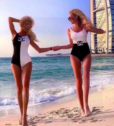 Chanel 香奈儿连体泳衣 适合多种场景的游泳衣 海边 游泳池 温泉 水上乐园 漂流都可以内搭也完全可以 连体设计遮肉显高挑 腹部有点肉肉也不影响咱美美的 背
