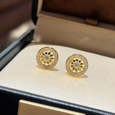 A5560 独立设计师款 新中式 罗盘 太阳花 耳钉 女高级感轻奢百搭秋冬配饰 老师傅手工精雕细琢 通体纯银材质 电镀厚金 香槟金 纯银耳钉