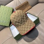 配盒子布袋，Gucci 古奇 最新原单棒球帽，宽版双G织带。专柜1:1开模订制，最高版本，原版帆布料+头层牛皮，轻盈透气！实物拍摄，四季百搭男女适用，基础头围5