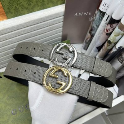 特 Guccciii 宽度：4.0Cm，颜色：灰色。带身采用灰色真皮压浮雕大G印花搭配新款Gg互扣式铜金属扣头。意大利时尚精品1149840150