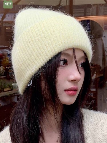 蒙口Moncler官方热卖爆款针织毛线帽，时尚好品质高端大气，超火爆质感很赞，出街超好搭配！时尚潮流！秋冬必备单品，快快入手哦！