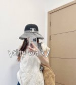 特 配防尘袋 Celine赛琳 2025新款格纹遮阳度假风渔夫帽，百搭日常款～出街必备