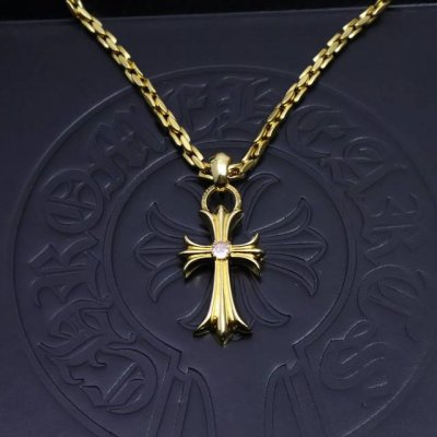 精工版本］ 克罗心黄金色十字架项链，帅爆了克罗心项链 造型不同的花纹设计风格 呈现出与众不同 十字架 童军花是克罗心的标志所以更经久不衰 正品打版Chrome