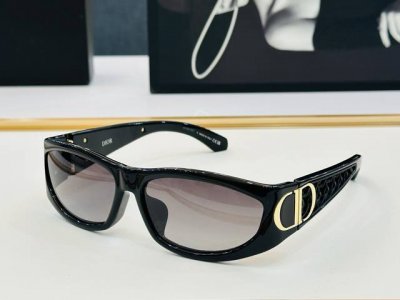 dio* S3F 迪家 Size：61口15-130 春夏款墨镜 搭配镜腿精致烫字配饰 1官网款 质量上佳