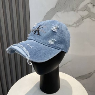 ck新款 水洗做旧破洞牛仔布棒球帽 新推出洗水牛仔系列，休闲百搭 衣橱搭配神器
