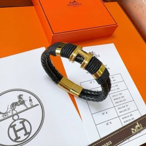 新品发售 爱马仕手绳手环最新款纯手工头层牛皮材质档次更高明星同款H系列系列经典款系列手链手绳 细节对版做旧处理 非市面亮面版型 这款一直在出 爱马仕里面热卖款