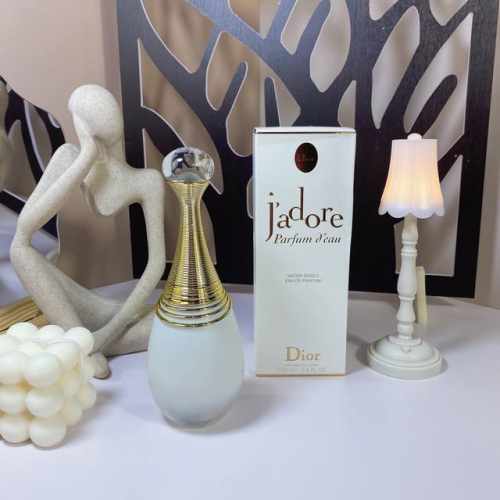 高品质/130 23版迪奥真我纯香纯白浓香水100Ml dior迪奥新品真我纯真香水纯白香颂无酒精100Ml 花香调 沙巴茉莉芬芳带着暖阳气息 邂逅中国木兰丝柔