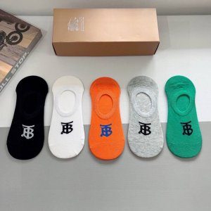 配包装 一盒5双 Burberry 巴宝莉船袜 超火爆小单品 潮人必备 爆款 个性时尚百搭款 你值得拥有哦精梳棉面料 超柔软材质 舒适透气 时尚百搭款
