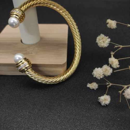 david Yurman 7Mm金色镶嵌石珍珠手镯。建议适合佩戴的手围16-20Cm 编号Dysz-
