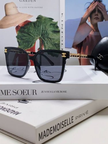 Chanel 香奈儿 2025新款潮流爆款 时尚方框太阳镜 佩戴舒适 网红潮款墨镜 女士高清加厚偏光太阳镜 高品质