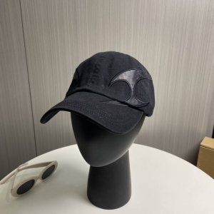 潮牌新款棒球帽 甜酷棒球帽~时髦精必备款 软顶休闲帽型 舒适柔软 采用斜纹棉质面料 既是素颜神器又是穿搭的点睛之笔