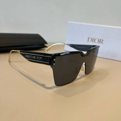 Dior迪奥大火的Diorclub系列墨镜 太阳镜海报款带着夏日的清爽酷炫它来啦百搭的颜色，运动、休闲、时装搭配都无压力，一付独特魅力的墨镜，让你的夏日更精彩