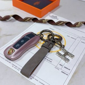 新款Hermes爱马仕钥匙扣钥匙扣加厚版 铂金版 高级精工版 众多网红同款 爱马仕挂饰钥匙扣太考验师傅的手艺了 要确保每个细节都到位不简单 高端定制 男女同款