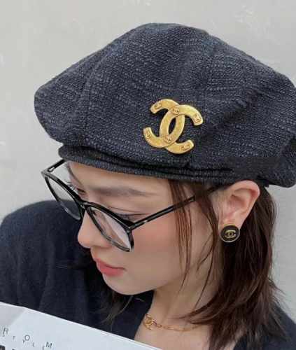 高品质 细节如图 双C金色胸针 网红，明星都买不到的系列，Ch Nel Vintage系列正如 Coco女士所说的“流行稍纵即逝，风格永存”。 而其中Vinta