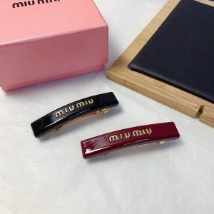 miu Miu缪缪 miumiu发夹 新款Miu中号 弹簧夹边夹刘海夹日常精致小单品 气质百搭小仙女必入单品 宝藏款 闭眼入推荐款 单个