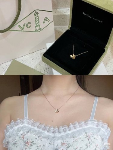 国庆出游、热销款 梵雅克宝Vca Frivole系三列叶草项链 满超钻级闪啊 Blingbling控一定入要的款式，不易容那么烂大街。 精百致搭女孩就子是要漂漂