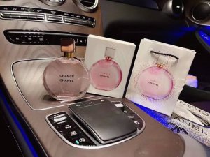 专柜品质 chanel香奈儿粉色邂逅100Ml 想要变成一枚走路都带香的精致女孩 香水的选择真的Hin重要 这些年我也囤了不少香水了 但能让我一直舍不得换的也就