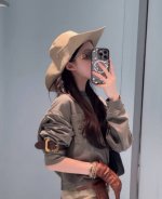 跑量60 miumiu～高端牛仔料渔夫帽 原单货～多种戴法，春夏出门踏青必备款 ！