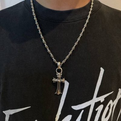 谢霆锋同款项链 抖音 快手 Ins 小红书 直播热门 ，新款 专柜品质 Chrome Hearts克罗心骷髅头项链 ，十字架吊坠，凹凸造型不同的花纹设计风格 呈