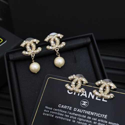 Chanel 米珠双C耳钉，耳环 真的会沦陷于这副耳钉里~ 永久经典款米珠双C珍珠耳钉 经典耐看百搭