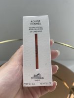 高端品质 爱马仕润唇膏！可以和男朋友分享的一只润唇膏，爱马仕无色润唇膏，润唇膏的天花板，情侣都可用又到了换唇膏的季节，用了那么多唇膏，最爱的润唇膏还是是爱马仕，