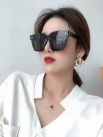 p80 2025最新款，克罗心男女通用款偏光太阳镜（可搭配情侣款）全部颜色返单到货材质：Tr，高清连体偏光镜片型号：5900